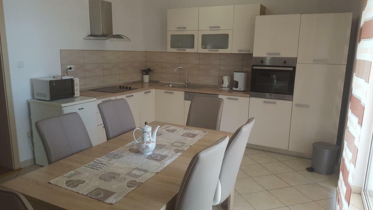 Apartmani Slavica 拉布 外观 照片